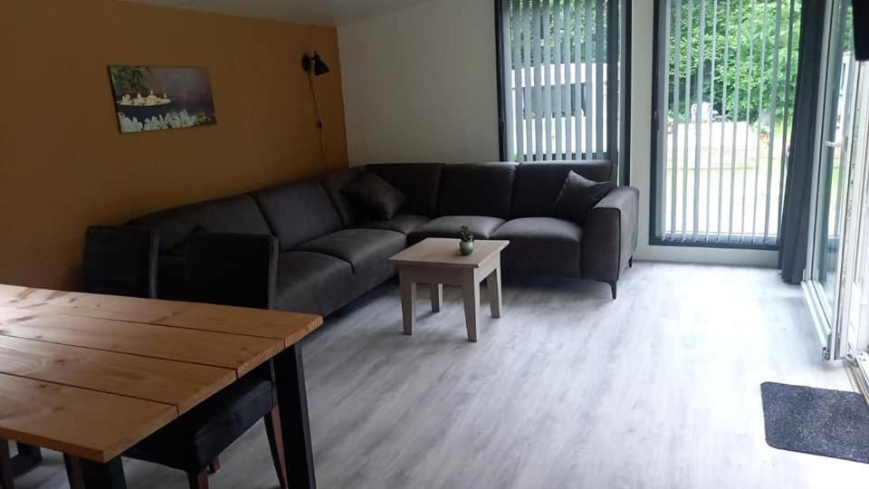 Chalet 2 Landgoedcamping Nienoord In Leek Kültér fotó