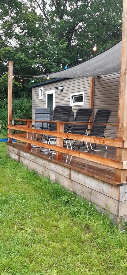 Chalet 2 Landgoedcamping Nienoord In Leek Kültér fotó